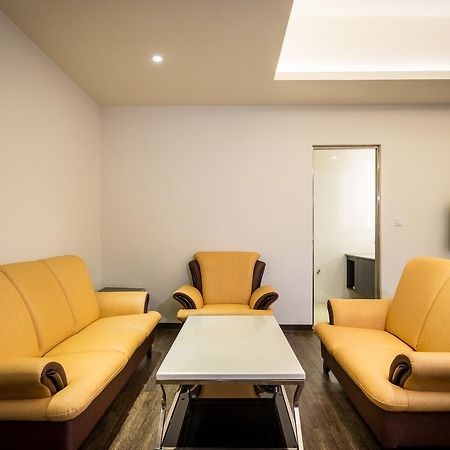 Midu Business Hotel Xiluo Luaran gambar